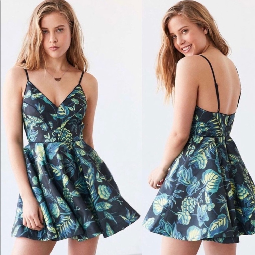 NWT UO silence & noise hologram floral dress